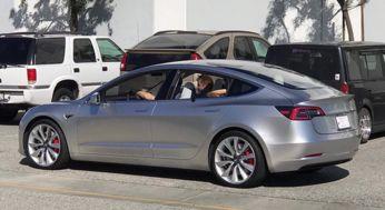 model 3最新爆料,性能与设计双飞跃 第3张 model 3最新爆料,性能与设计双飞跃 第3张